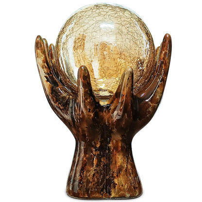 Escultura Decorativa Mãos com Esfera Âmbar NOXHome | Cerâmica Marmorizada Moderna