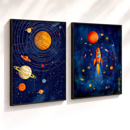 Kit 2 Quadros Decorativos com Moldura Espaço Planetas Foguete Infantil Galáxia NOXHome